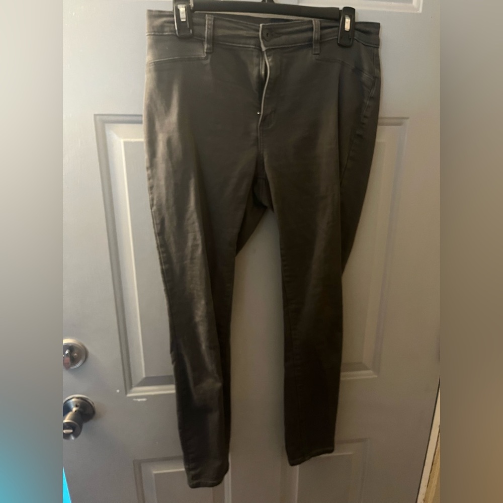 Gap size 8 stretch skinny.